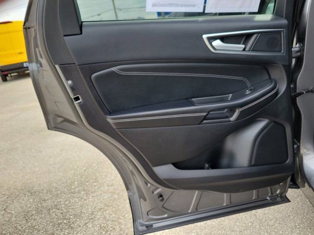 Certified 2022 Ford Edge Titanium image 15