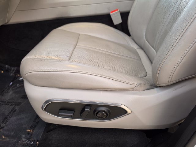 Used 2022 Jeep Wagoneer Series III w/ Flexible Seating Group AWD/4WD image 15