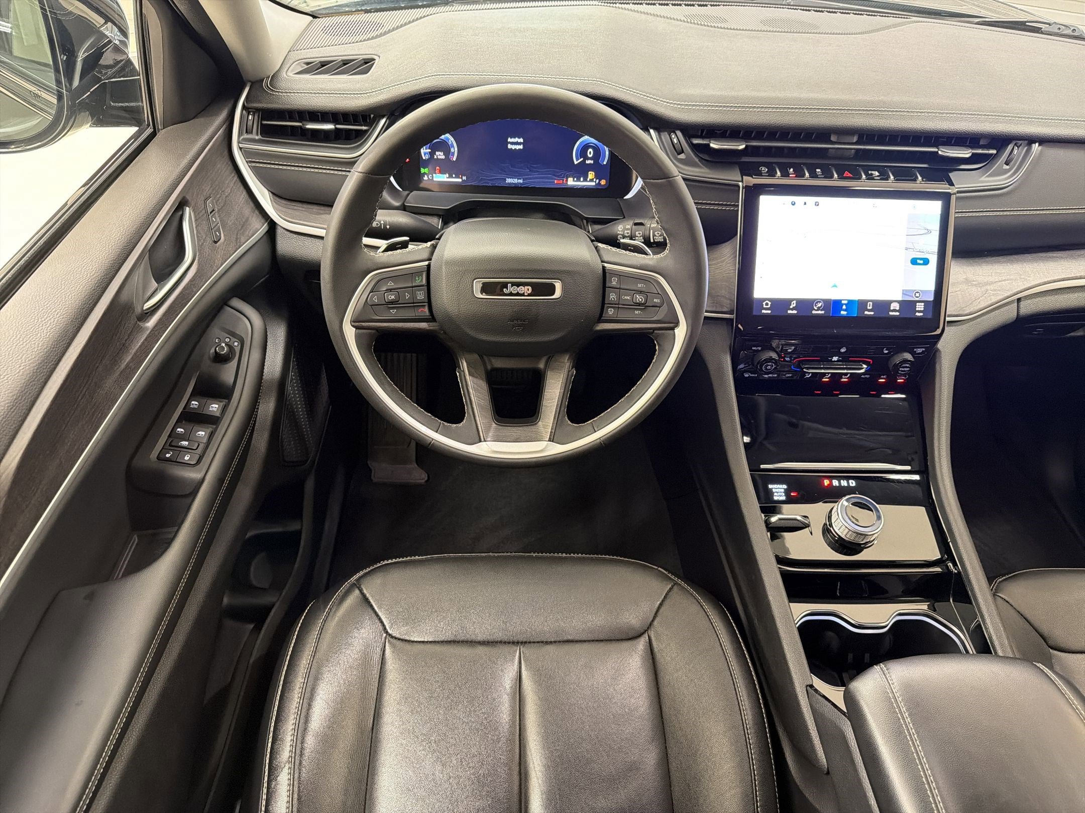 Used 2023 Jeep Grand Cherokee L Limited w/ Trailer Tow Group (B) AWD/4WD image 27