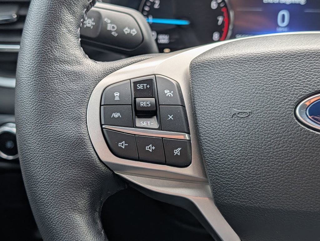 Certified 2022 Ford Explorer XLT w/ Equipment Group 202A image 19