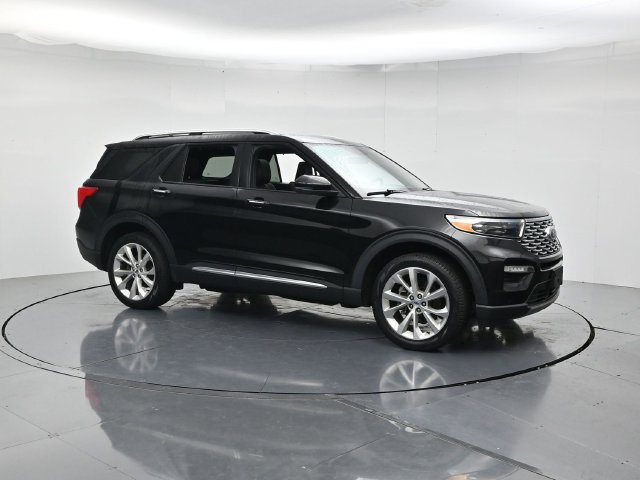 Certified 2024 Ford Explorer Platinum w/ Technology Package AWD/4WD image 3