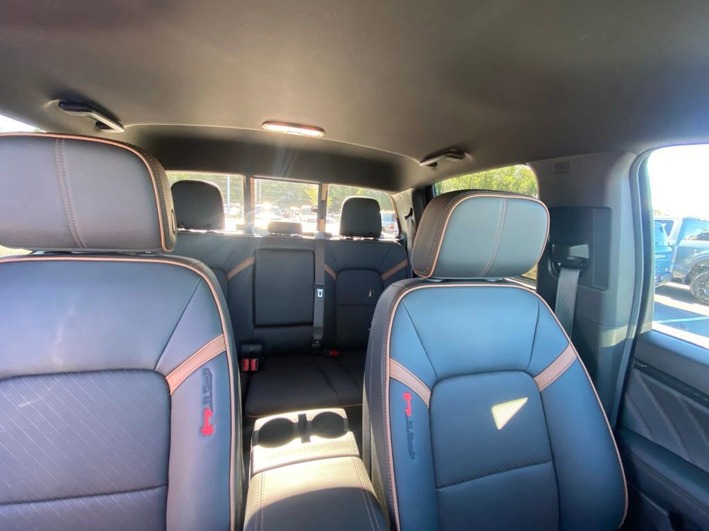 Used 2025 GMC Canyon AT4 w/ AT4 Premium Package image 27