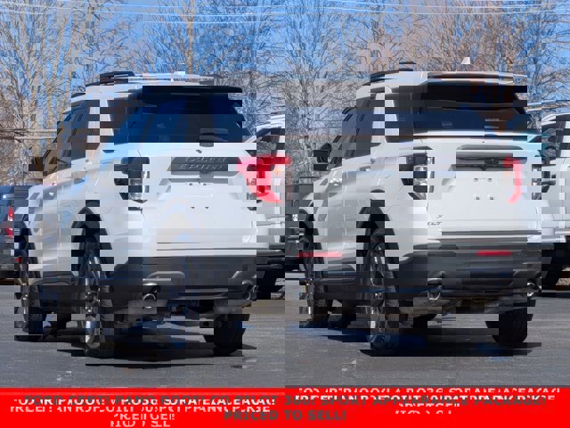 Certified 2023 Ford Explorer XLT w/ Equipment Group 202A image 5