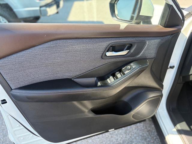 Used 2023 Nissan Rogue SV AWD/4WD image 10