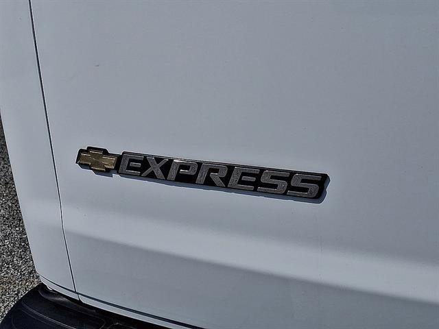 Used 2025 Chevrolet Express 2500 w/ Driver Convenience Package RWD image 32