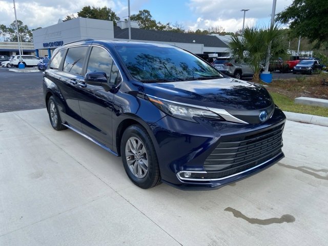 Used 2024 Toyota Sienna XLE
