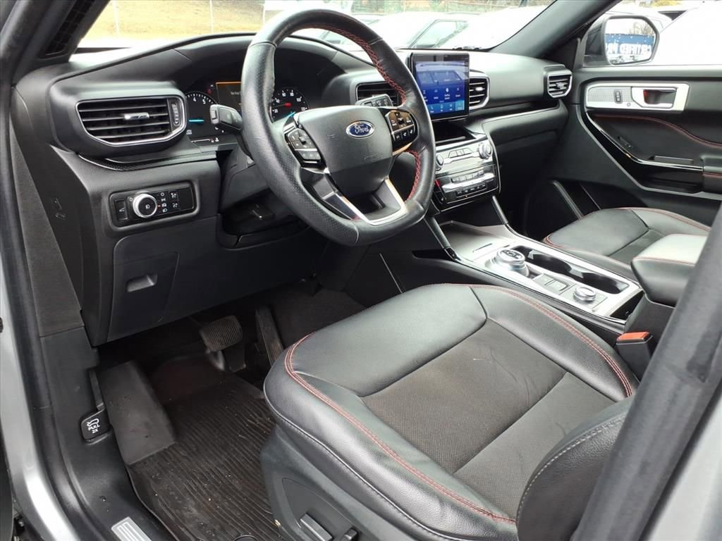 Certified 2023 Ford Explorer ST-Line image 13