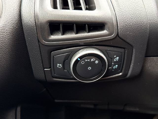 Certified 2018 Ford Focus SE w/ Interior Protection Package FWD image 23
