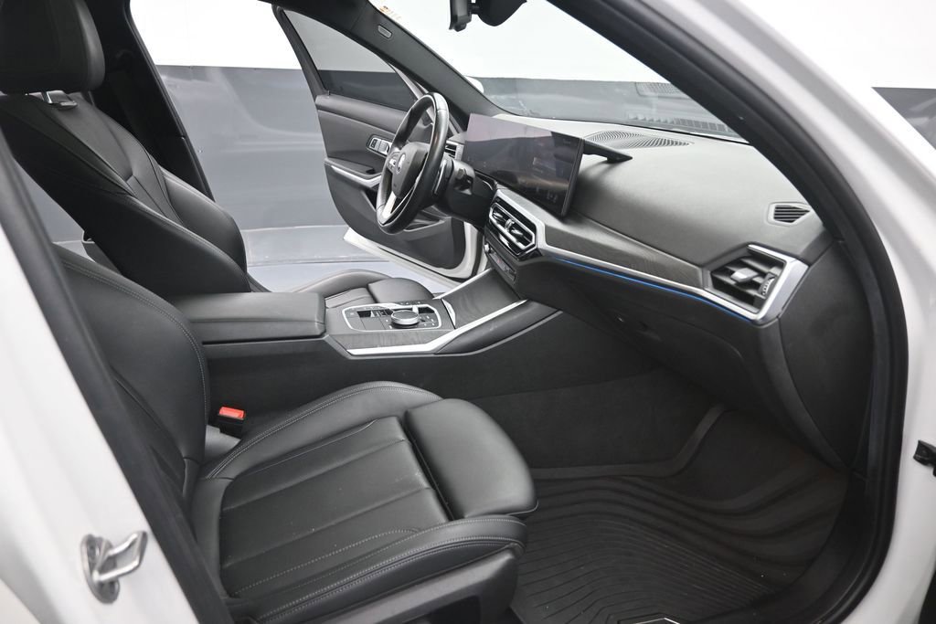 Used 2023 BMW 330i Sedan w/ Driving Assistance Package RWD image 26
