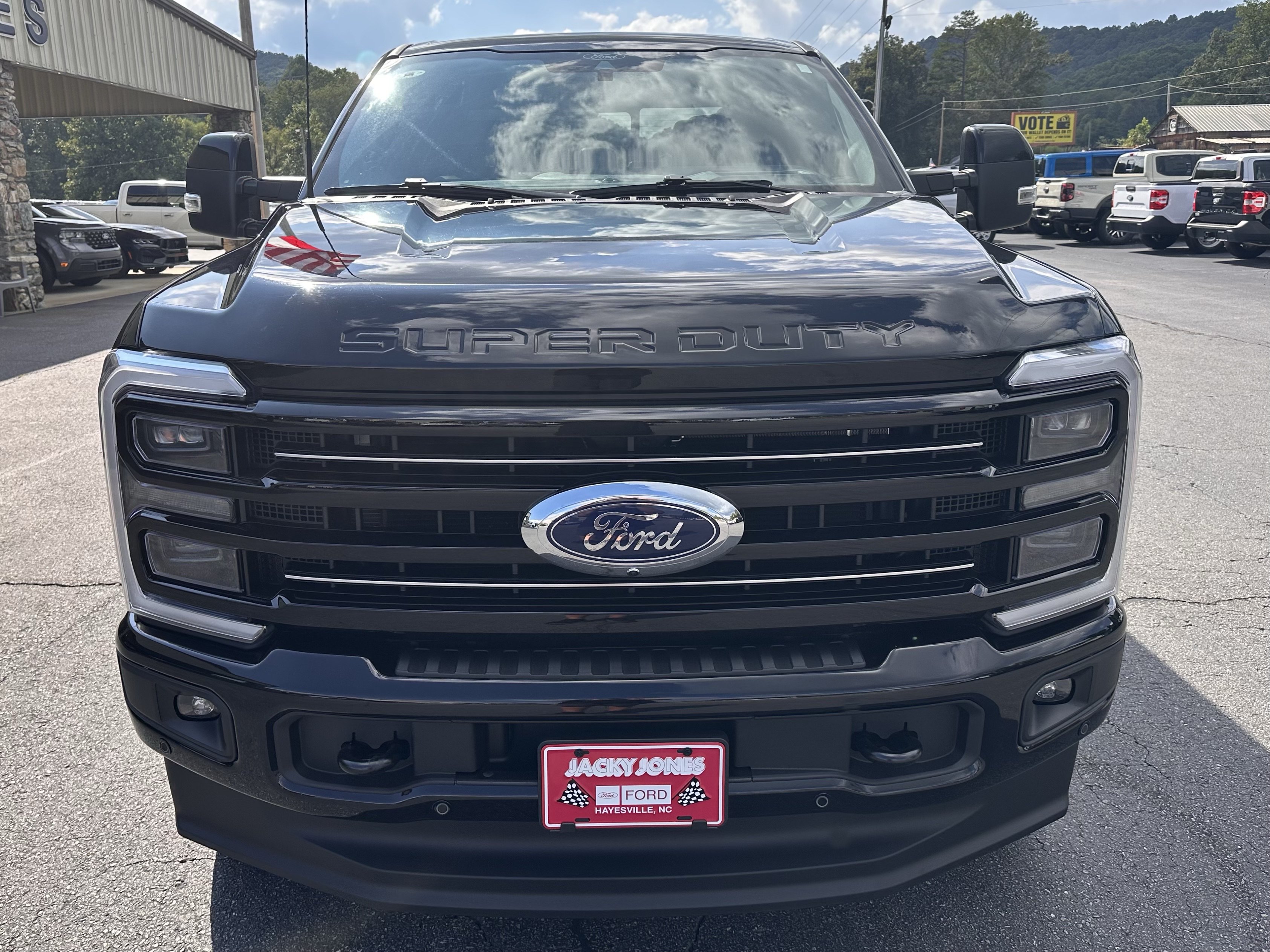 Certified 2025 Ford F250 Platinum AWD/4WD image 3