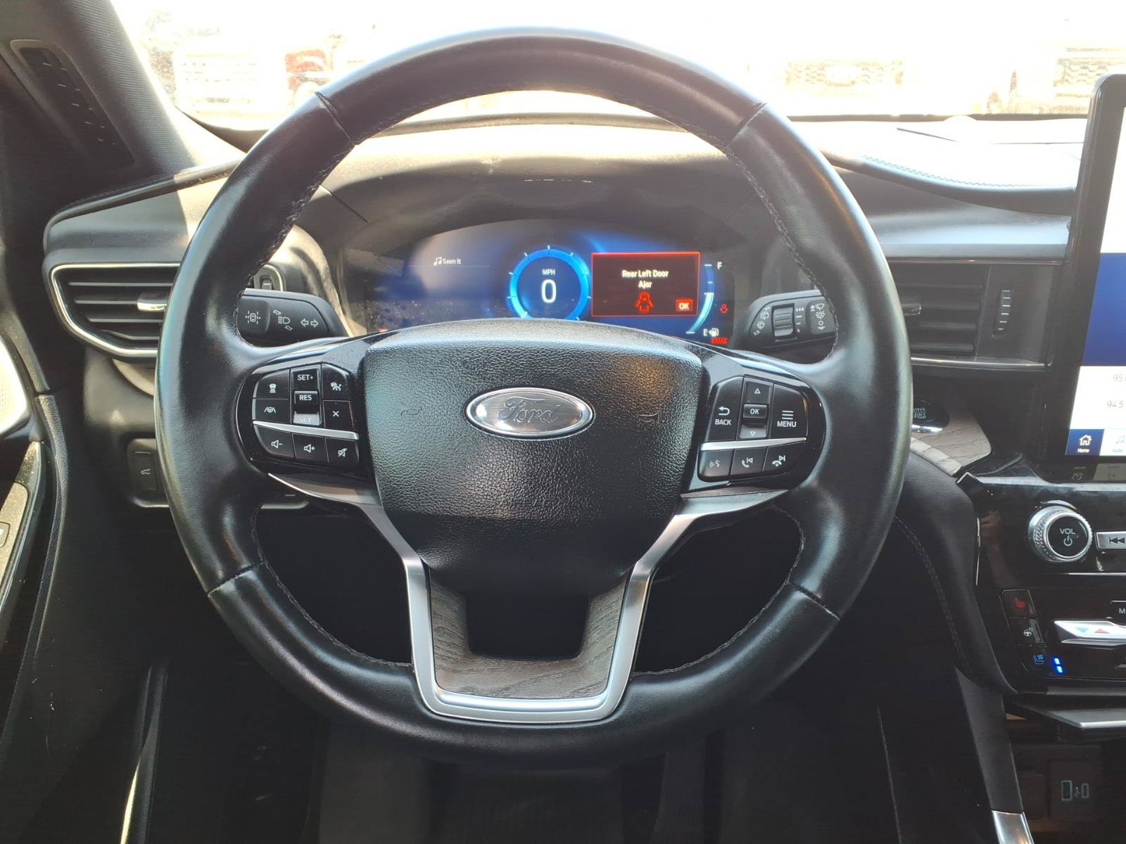Certified 2022 Ford Explorer Platinum w/ Equipment Group 601A RWD image 20