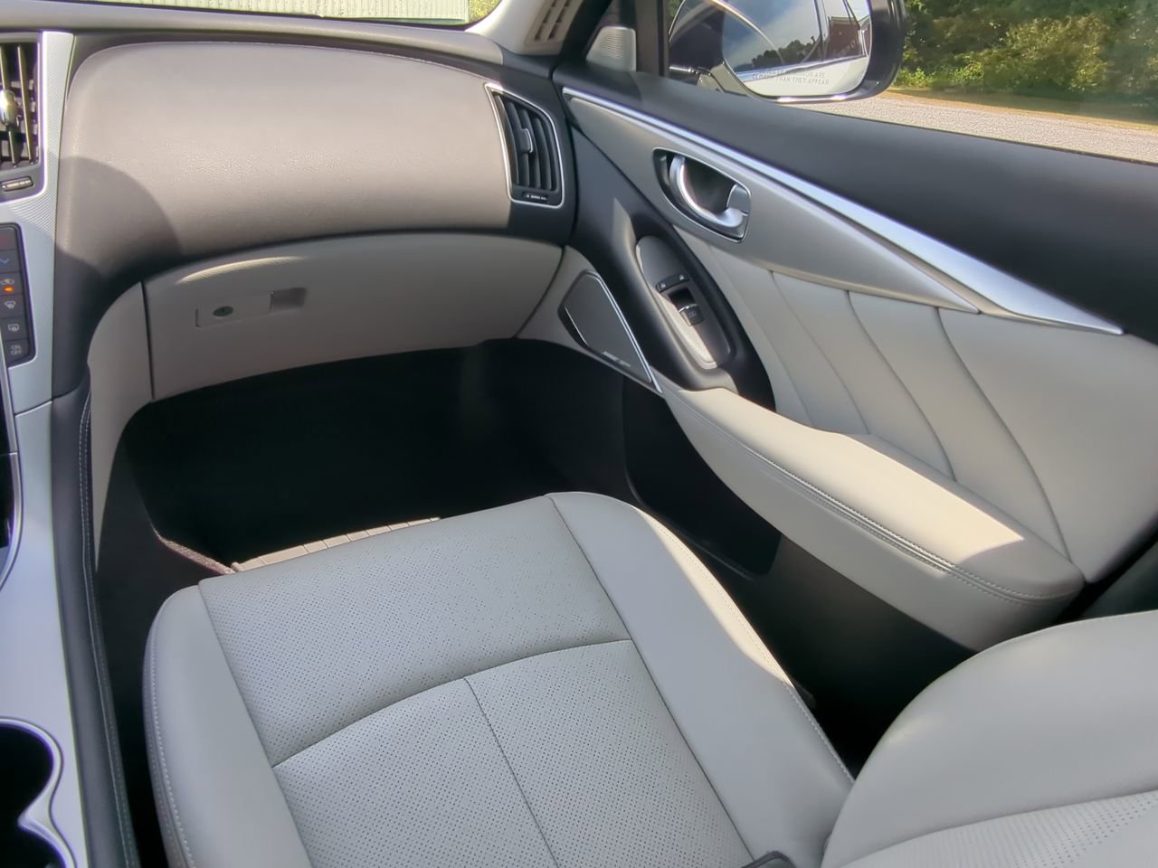 Used 2023 INFINITI Q50 Luxe w/ Cargo Package RWD image 14