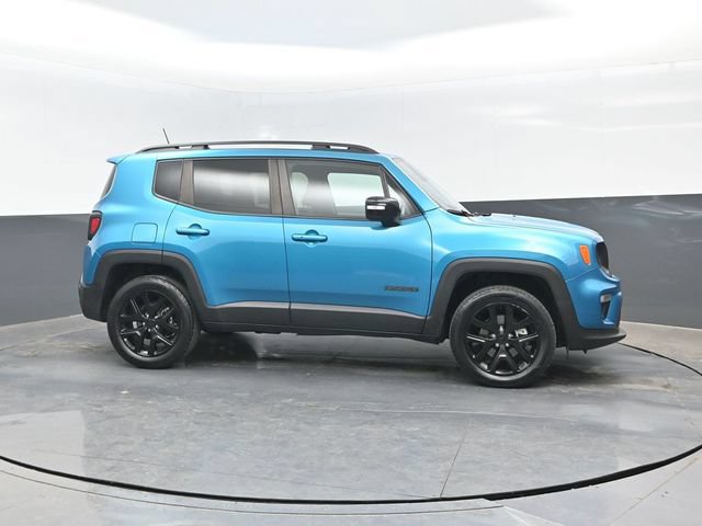 Used 2022 Jeep Renegade Altitude w/ Convenience Group AWD/4WD image 3
