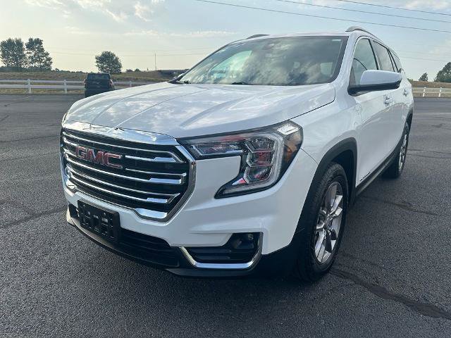 Used 2022 GMC Terrain SLT w/ LPO, Floor Liner Package FWD image 4