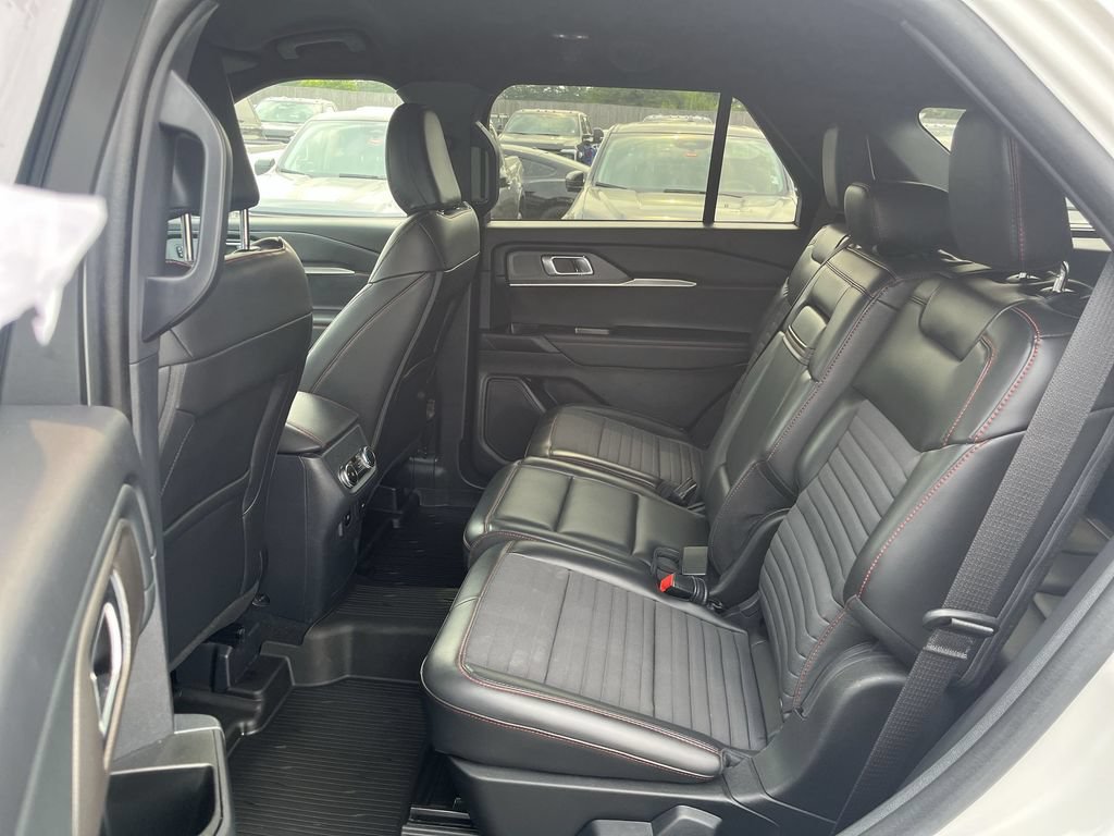 Certified 2025 Ford Explorer ST-Line w/ ST-Line Street Pack AWD/4WD image 4