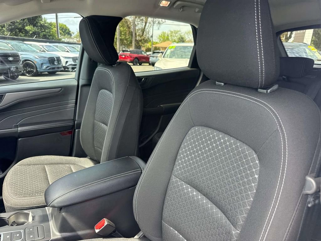 Certified 2025 Ford Escape Active image 24