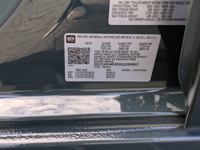 Used 2025 Chevrolet Silverado 1500 ZR2 w/ Technology Package image 39