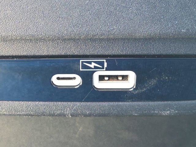 Used 2023 Chrysler Pacifica Touring-L image 21