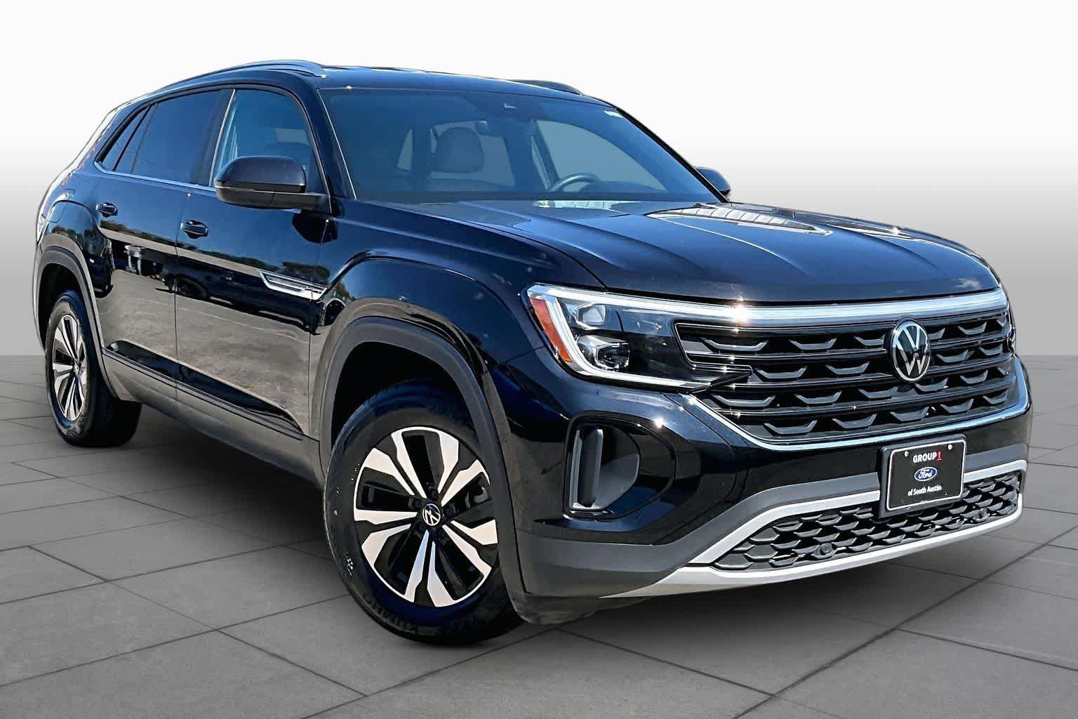 Used 2024 Volkswagen Atlas Cross Sport SE FWD image 3