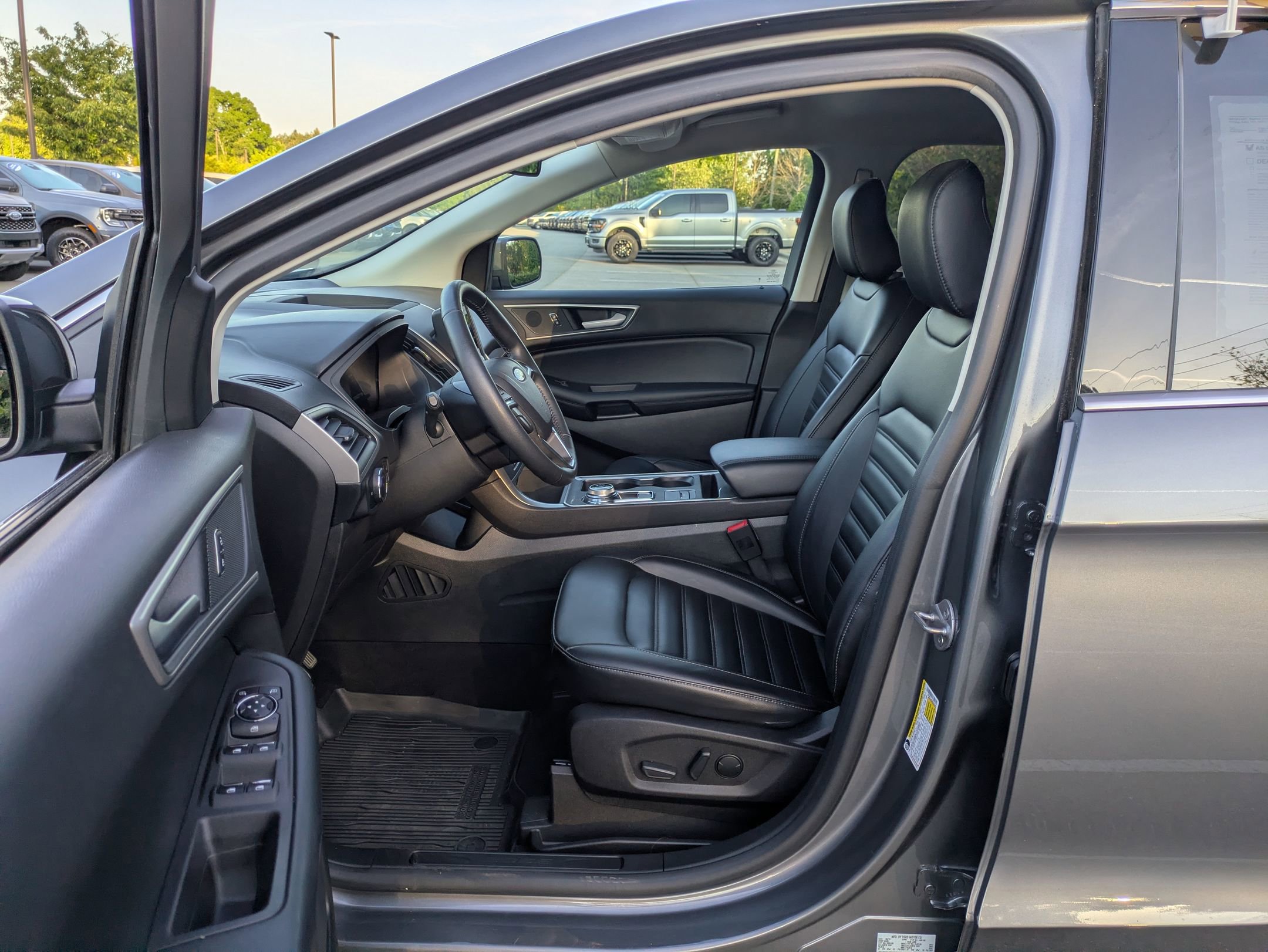 Certified 2024 Ford Edge SEL w/ Convenience Package AWD/4WD image 12