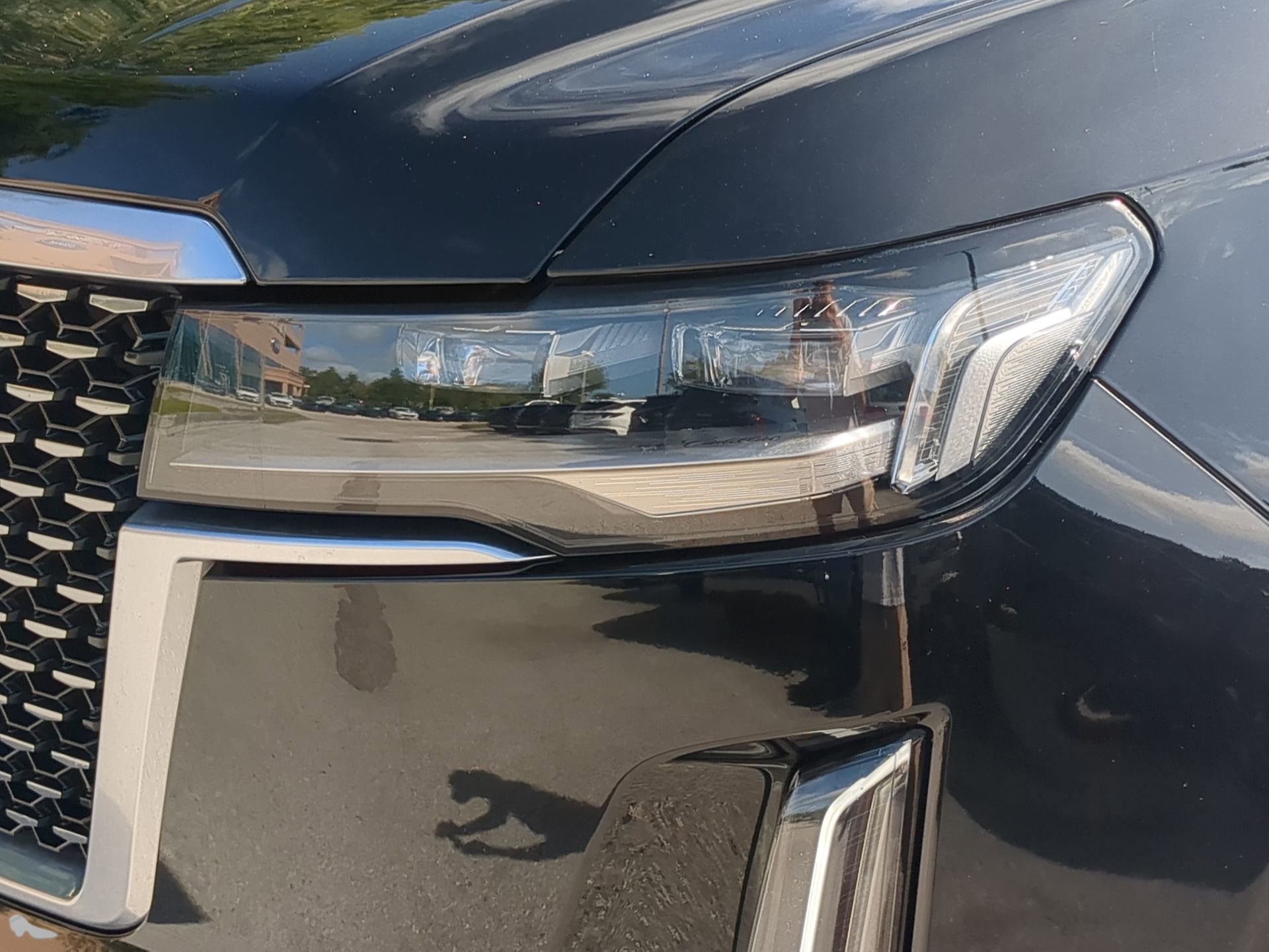 Used 2023 Cadillac Escalade Premium Luxury image 36