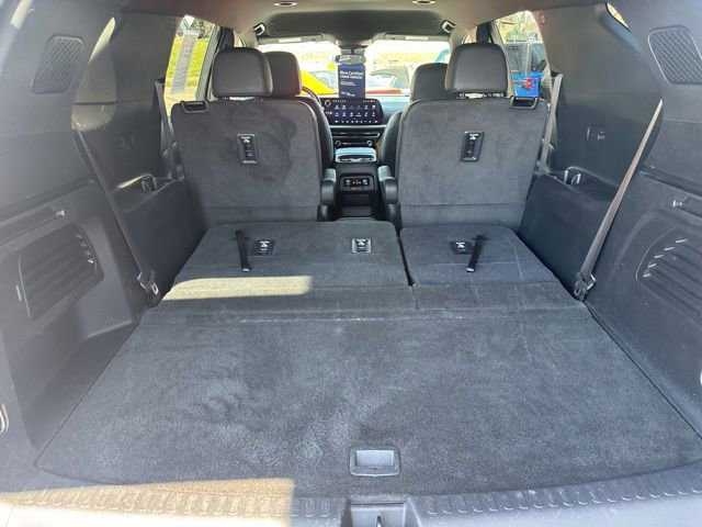 Used 2025 Chevrolet Traverse LT AWD/4WD image 43