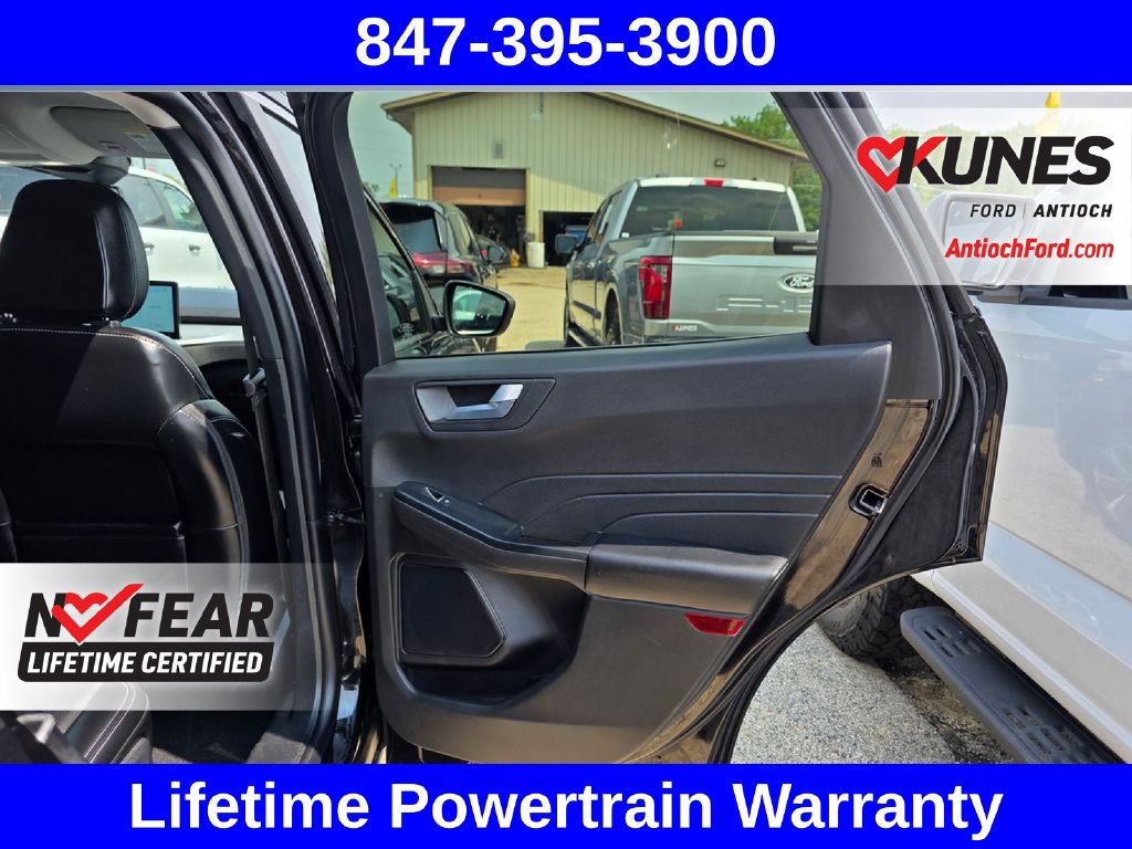 Certified 2025 Ford Escape Platinum AWD/4WD image 36