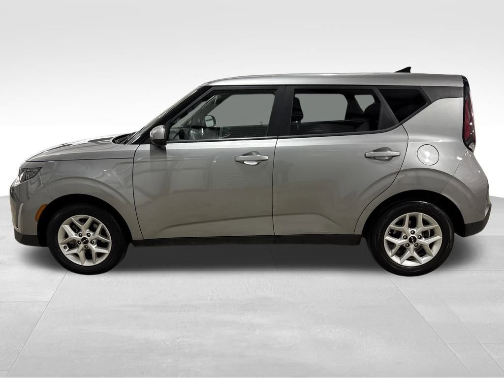 Used 2024 Kia Soul LX w/ Option Group 015 image 2