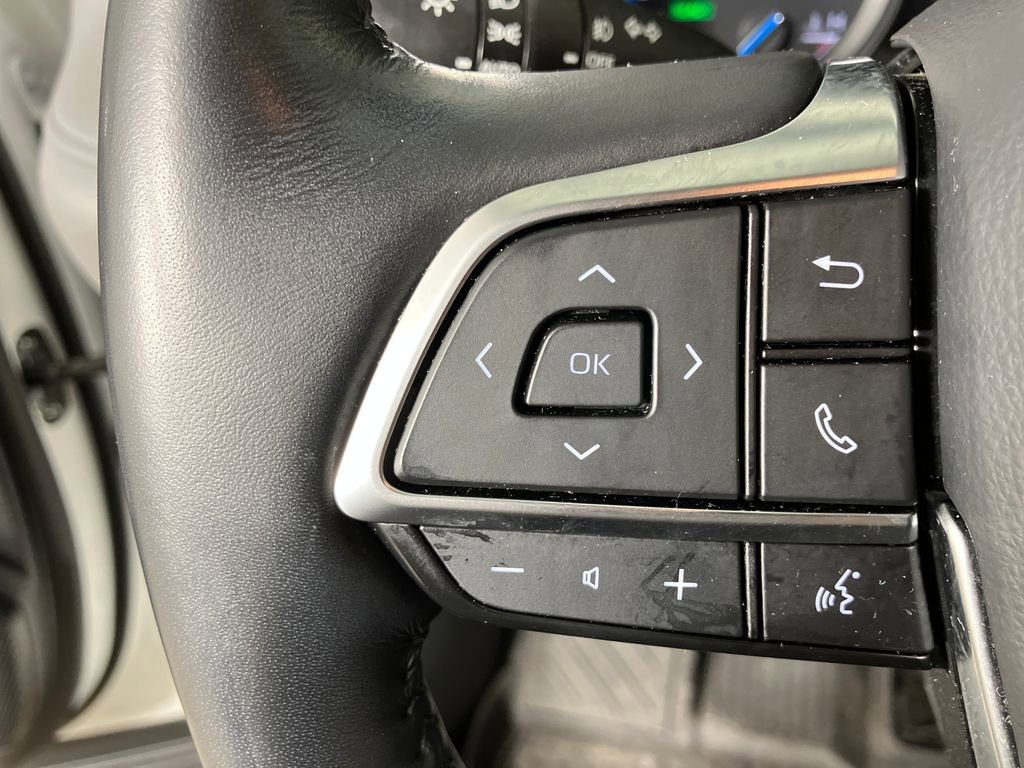 Used 2021 Toyota Highlander Limited image 16