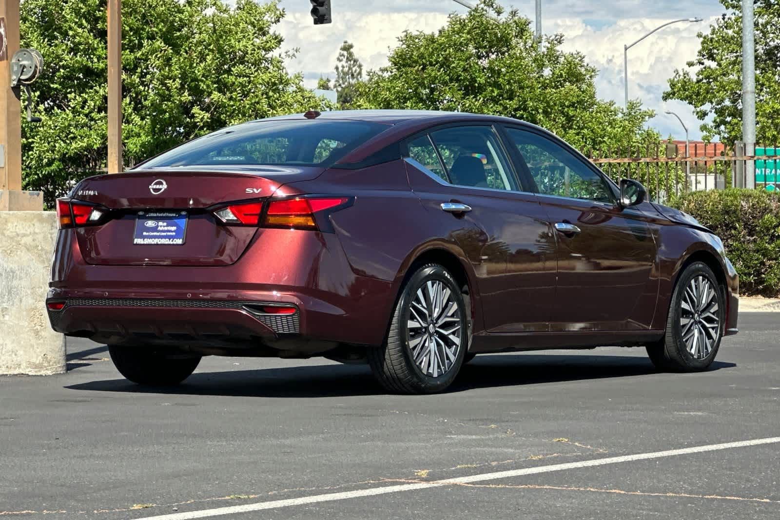 Used 2024 Nissan Altima 2.5 SV image 5