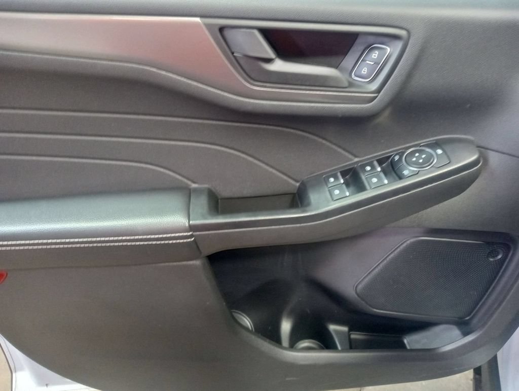 Certified 2025 Ford Escape Active AWD/4WD image 12
