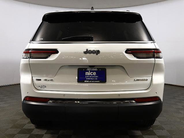 Used 2023 Jeep Grand Cherokee L Laredo image 3