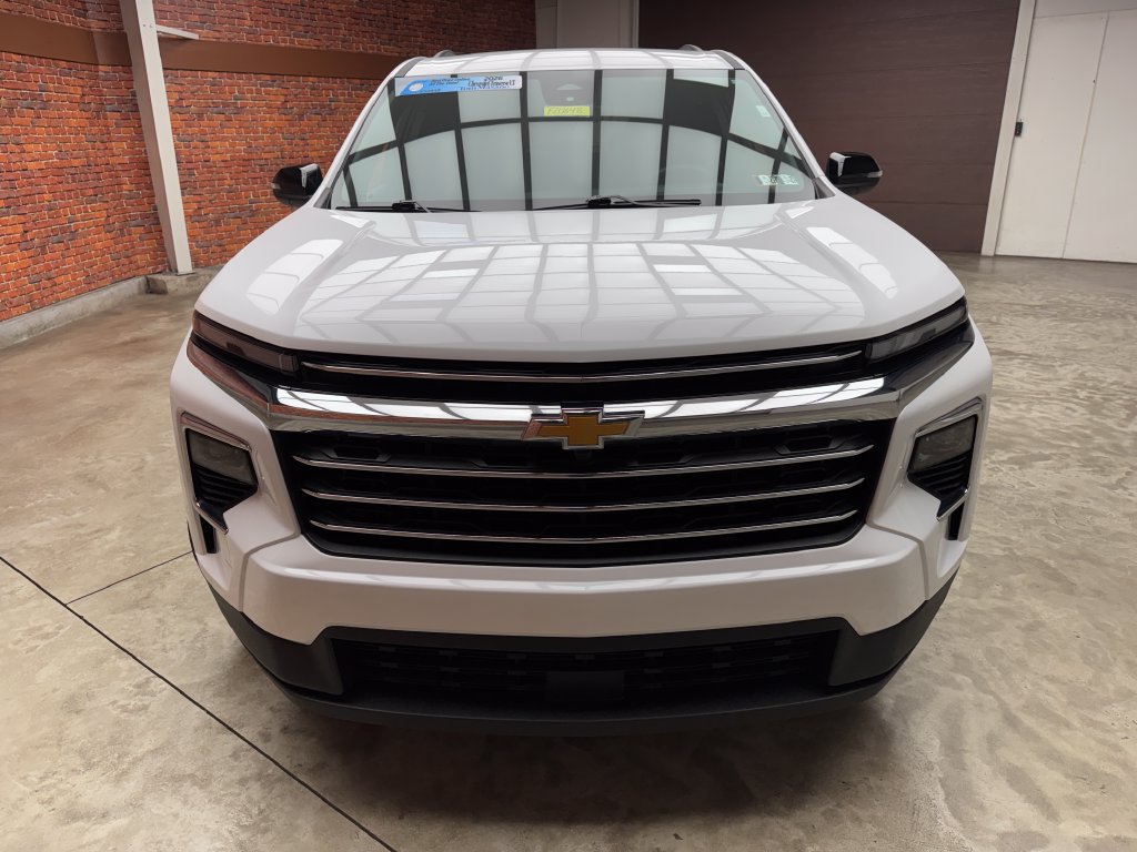 Used 2026 Chevrolet Traverse LT FWD image 9