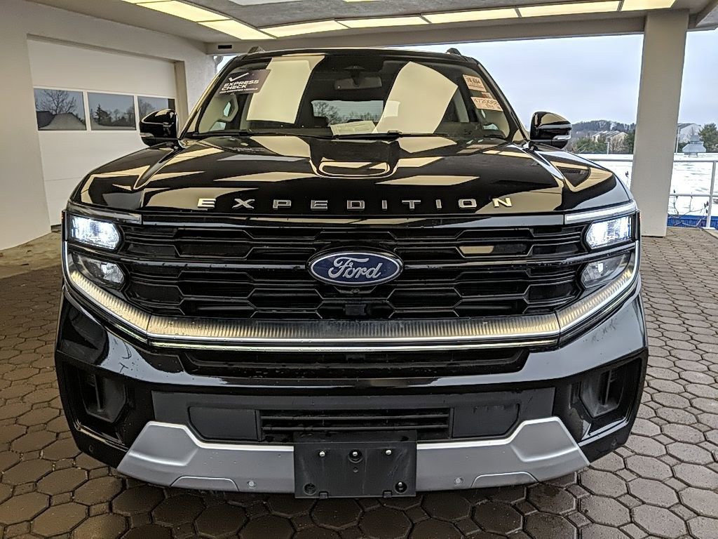 Certified 2025 Ford Expedition Max Platinum image 8