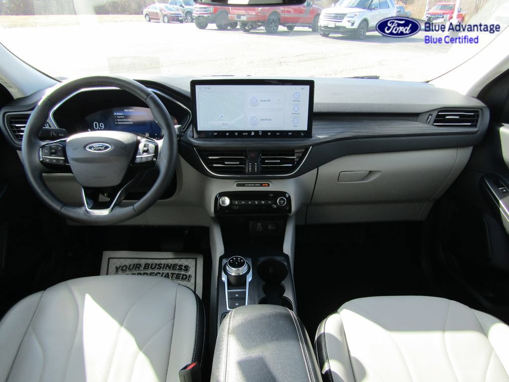 Certified 2025 Ford Escape Platinum w/ Premium Technology Package AWD/4WD image 16