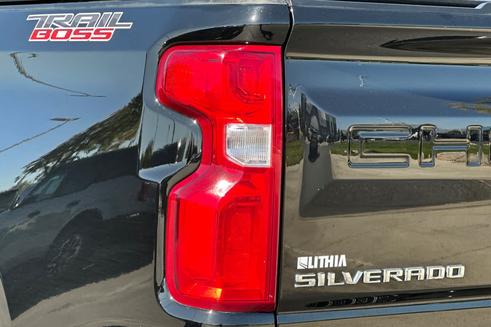Used 2020 Chevrolet Silverado 1500 LT Trail Boss AWD/4WD image 26