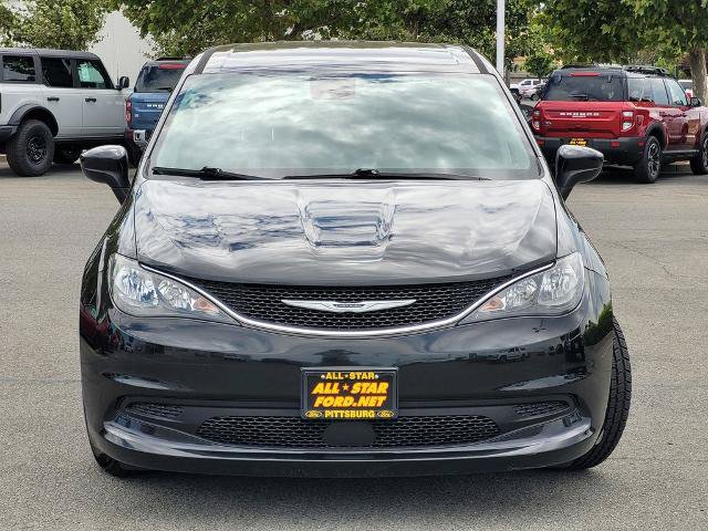 Used 2021 Chrysler Voyager LX FWD image 2