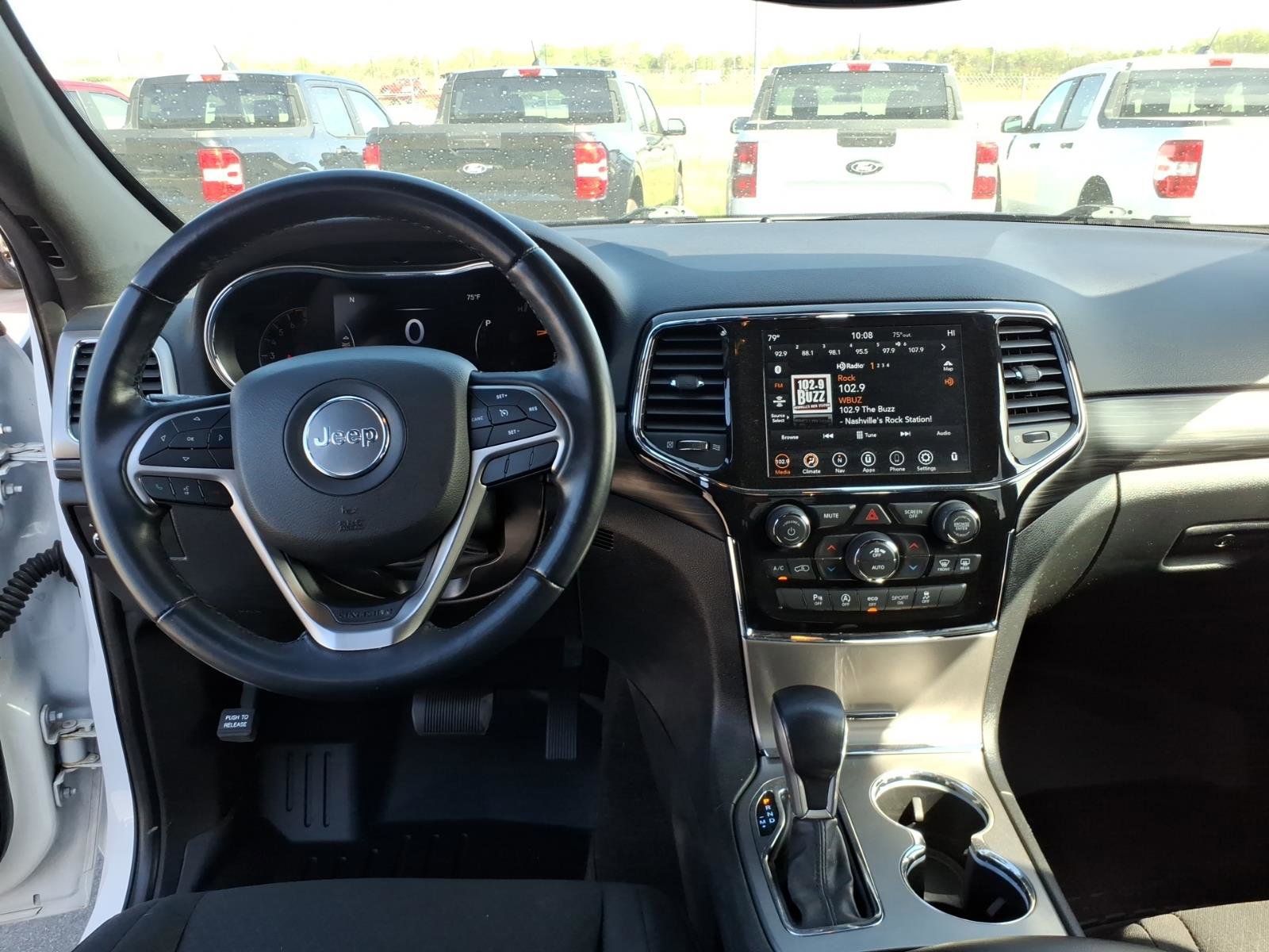 Used 2022 Jeep Grand Cherokee Laredo E RWD image 9