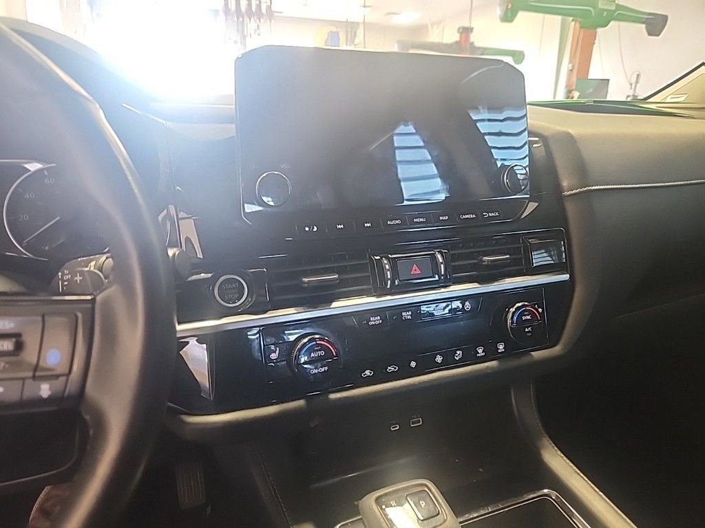 Used 2022 Nissan Pathfinder SL w/ SL Premium Package image 4