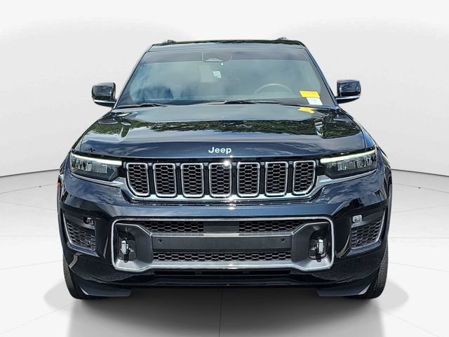 Used 2023 Jeep Grand Cherokee Overland w/ Luxury Tech Group IV AWD/4WD image 10