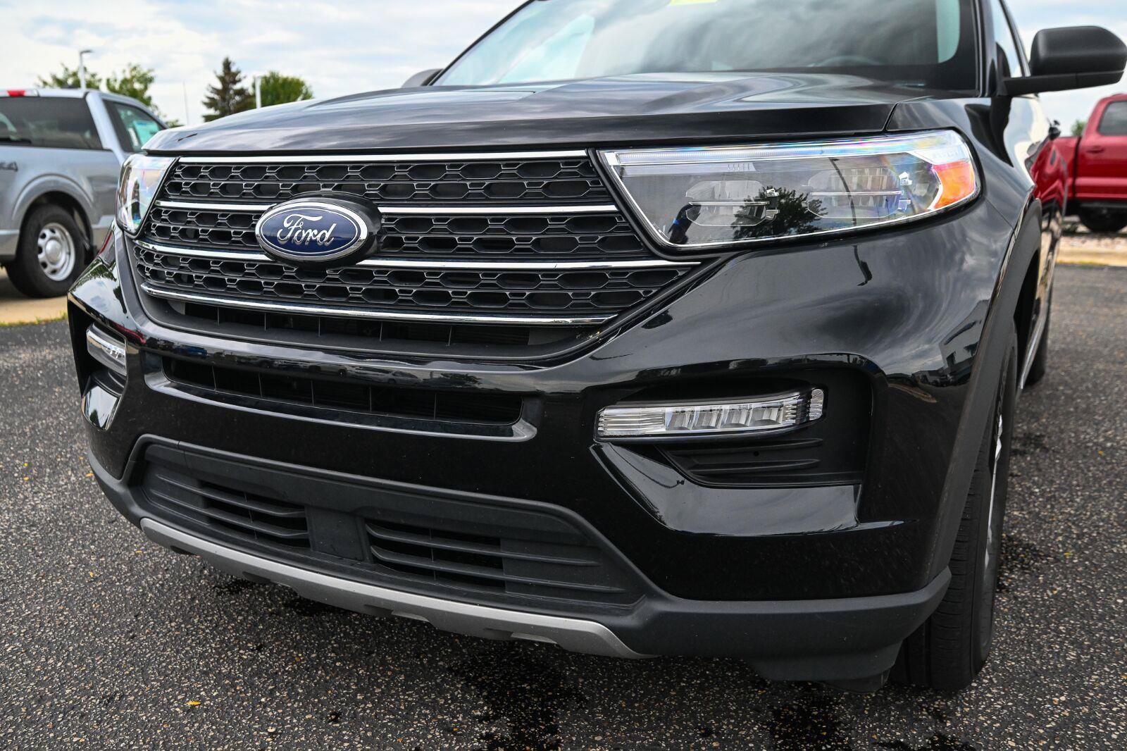 Certified 2024 Ford Explorer XLT w/ Equipment Group 202A AWD/4WD image 11