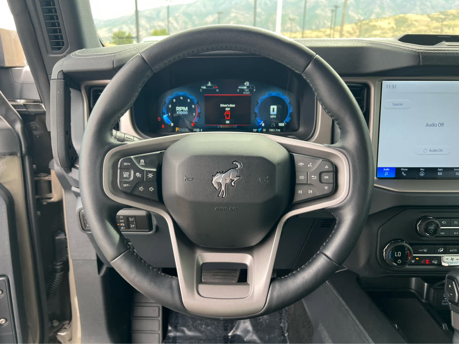 Certified 2025 Ford Bronco Outer Banks w/ Sasquatch Package AWD/4WD image 34