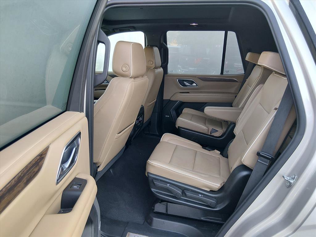 Used 2021 Chevrolet Tahoe Premier w/ Premium Package AWD/4WD image 15