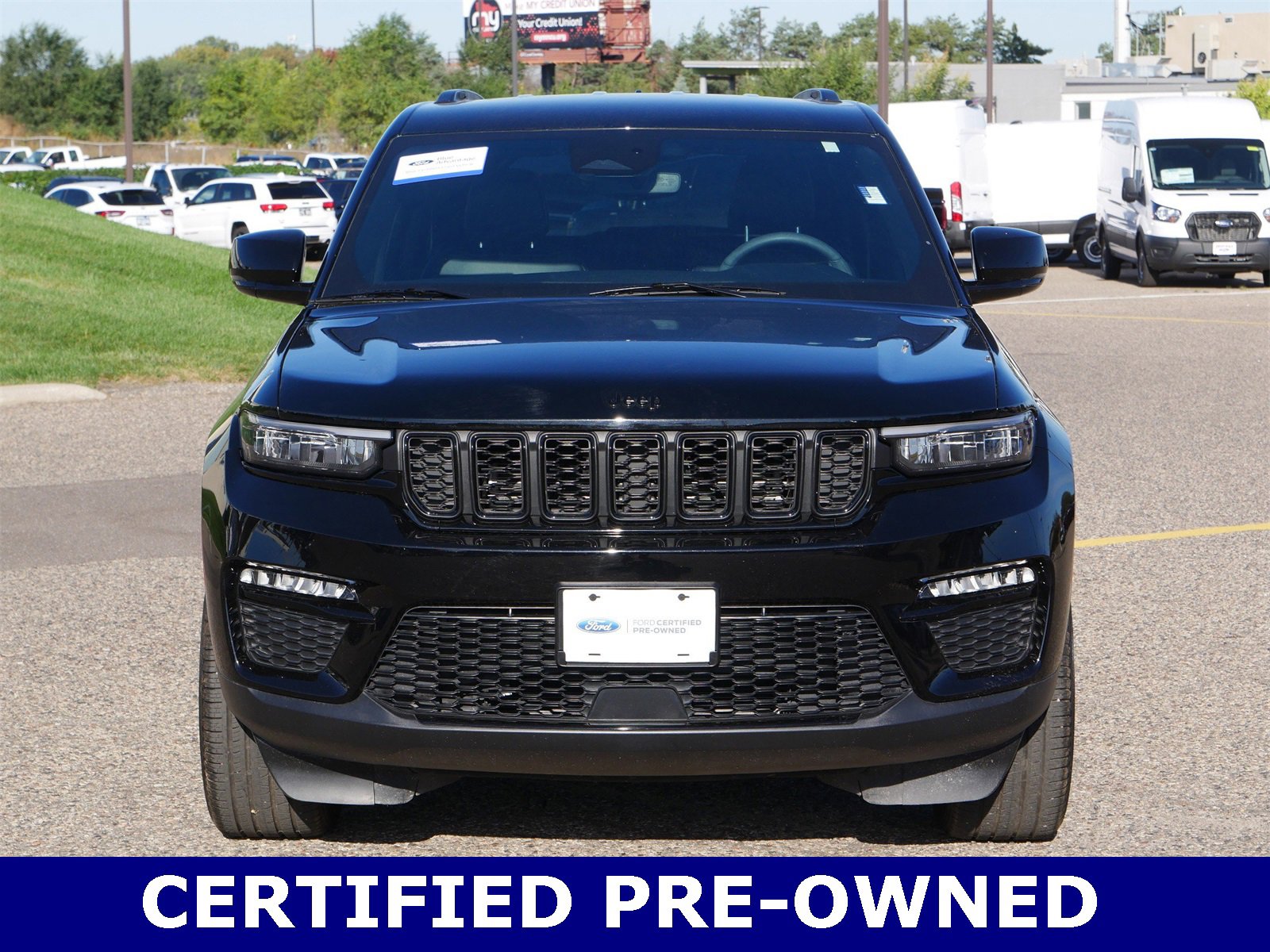 Used 2024 Jeep Grand Cherokee Limited w/ Black Appearance Package image 8