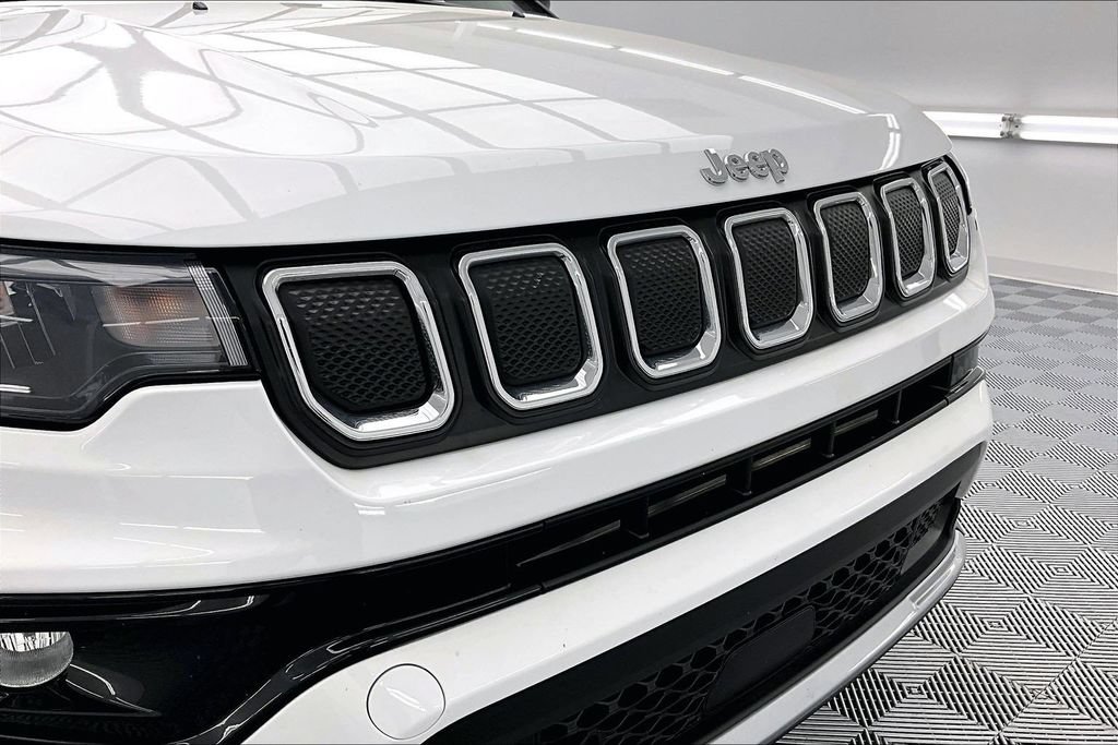 Used 2022 Jeep Compass Limited AWD/4WD image 28