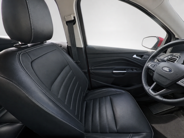 Certified 2019 Ford Escape Titanium AWD/4WD image 9