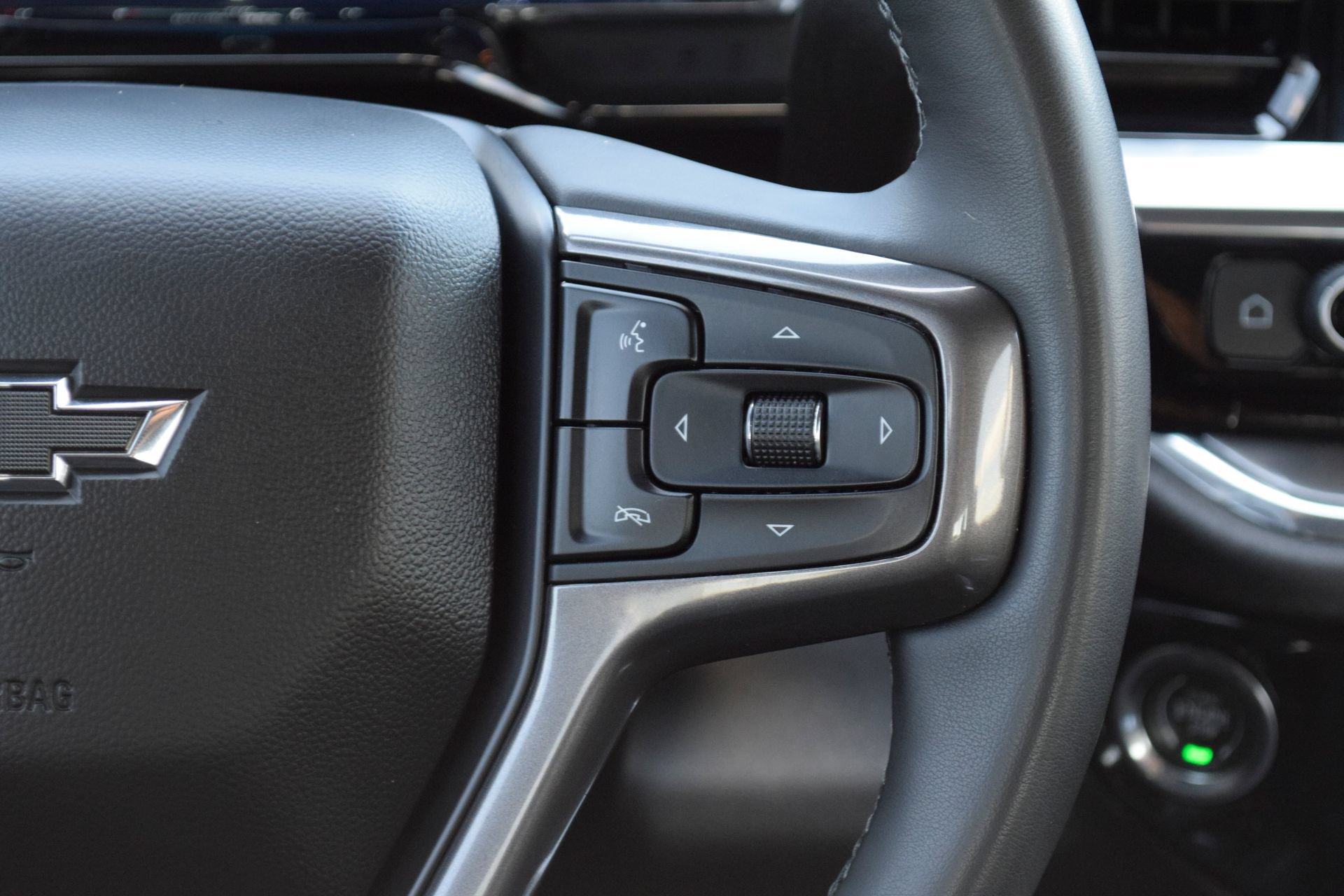 Used 2024 Chevrolet Silverado 2500 High Country w/ Midnight Edition AWD/4WD image 9