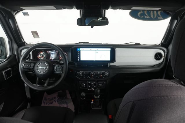 Used 2025 Jeep Wrangler Unlimited Sport AWD/4WD image 22