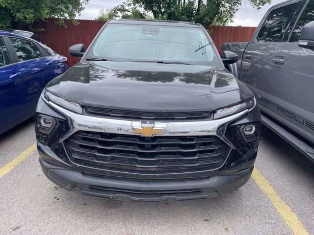 Used 2025 Chevrolet TrailBlazer LS w/ LS Convenience Package FWD image 3