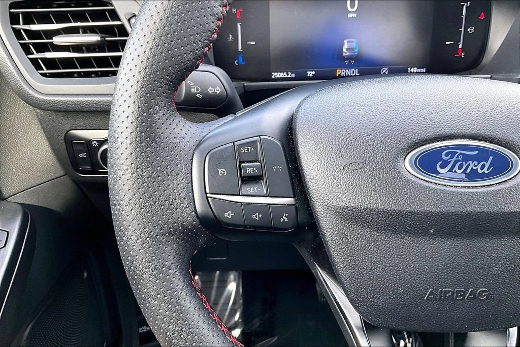 Certified 2025 Ford Escape ST-Line Select AWD/4WD image 17